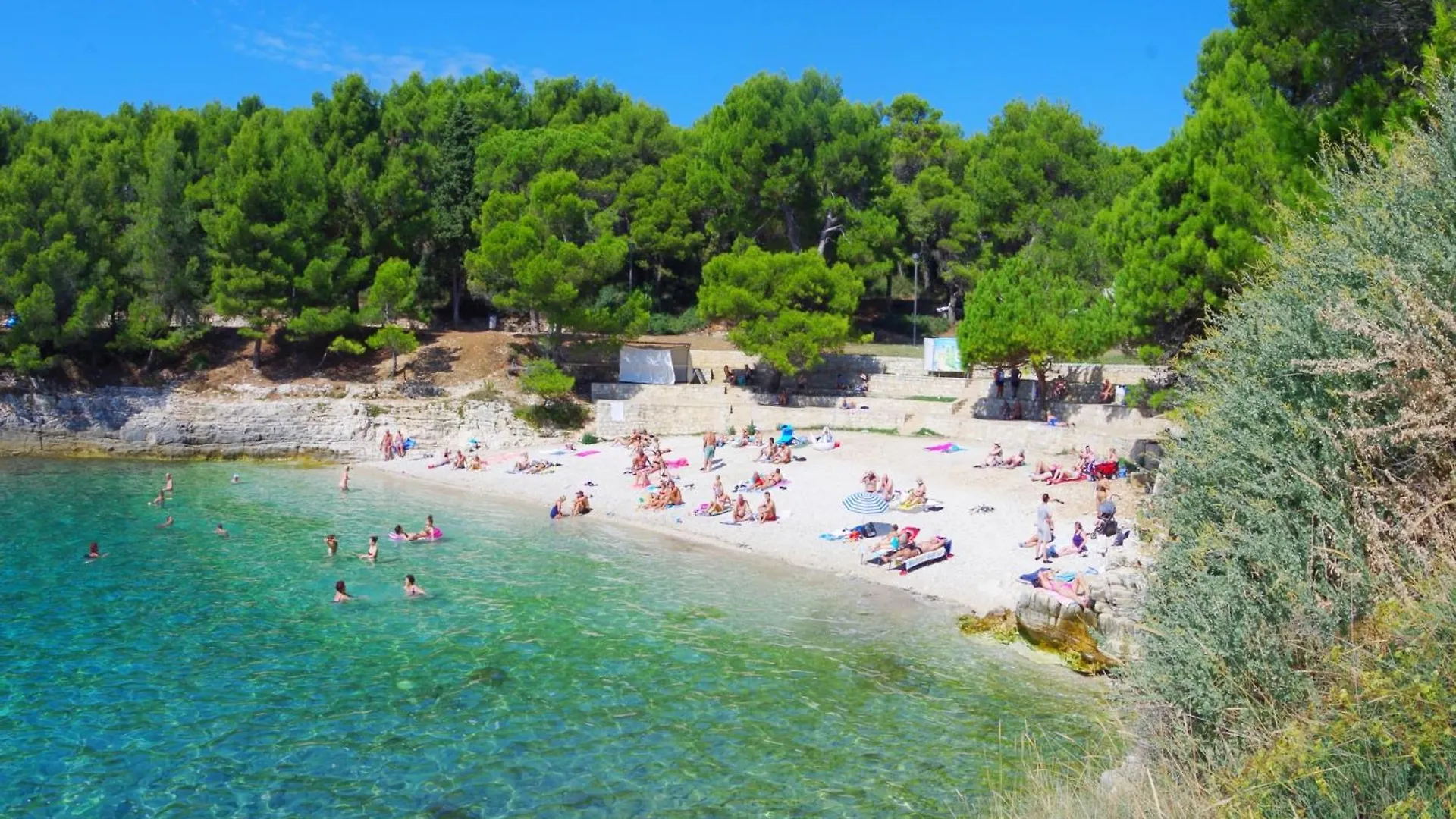 Holiday apartment Julije Πούλα